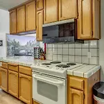 Pet Friendly Mariposa Retreat With Spacious Patio!