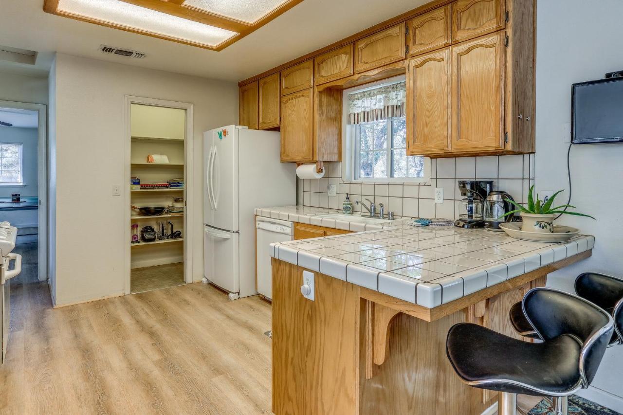 Pet Friendly Retreat With Spacious Patio!